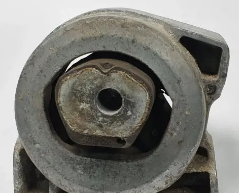 Mercedes-Benz B W245 Engine mount vacuum valve A1692000518