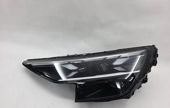 Audi Q8 Headlight/headlamp 4M8941085