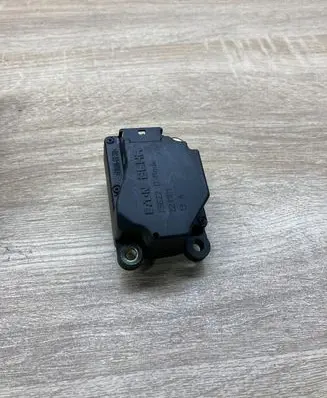 Volvo S60 Air flap motor/actuator 75622D 221101