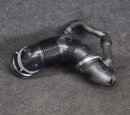 Volkswagen Jetta VI Intercooler hose/pipe