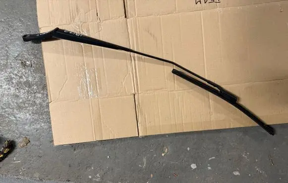Seat Ibiza V (KJ) Front wiper blade arm 6F1955410A