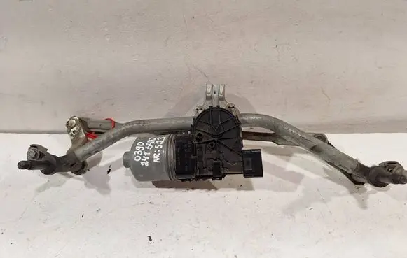 Peugeot 208 Wiper motor 9673222580