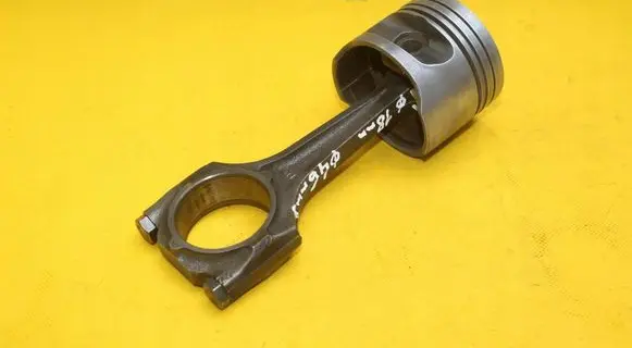 Opel Astra G Piston with connecting rod 90400092