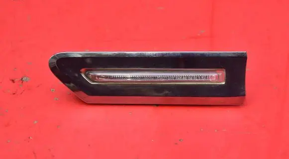 BMW 7 F01 F02 F03 F04 Front indicator light 7203371