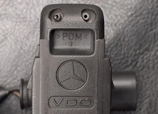 Windshield washer spray nozzle