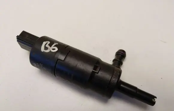 Volkswagen PASSAT B6 Headlight washer pump 3B7955681