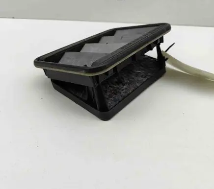 BMW X2 F39 Quarter panel pressure vent 9201647 9315933