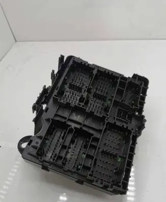 Cadillac Escalade IV Fuse module 718845576 A115258 23200666