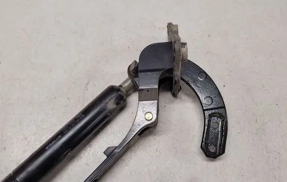 Volvo V70 Tailgate/trunk strut/damper 30674494