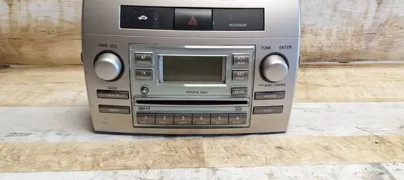 Toyota Corolla Verso AR10 Radio/CD/DVD/GPS head unit 861200F010 CQTS7421LC