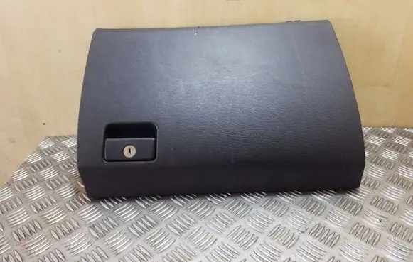 Toyota Avensis T270 Glove box 5555005100