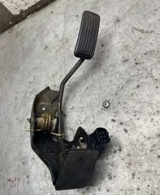 Toyota Corolla E120 E130 Accelerator throttle pedal 8928147010 1983003010 912025