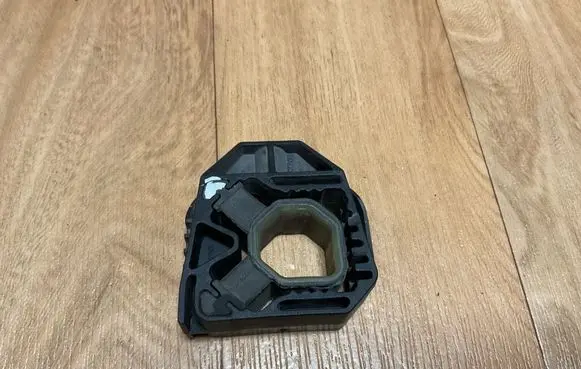 Volkswagen PASSAT B6 Radiator mount bracket 1K0121367B