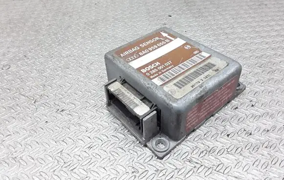 Audi A4 S4 B5 8D Airbag control unit/module 8A0959655B 0285001037