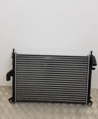 Dacia Sandero Coolant radiator 8200735039 93075