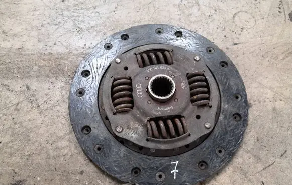 Audi A4 S4 B5 8D Clutch pressure plate 050141033K