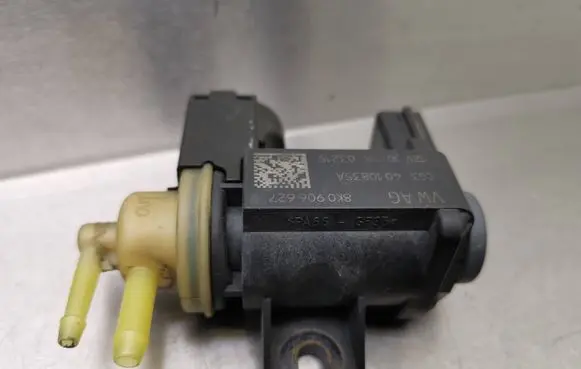 Audi A4 S4 B8 8K Turbo solenoid valve 1K0906283A