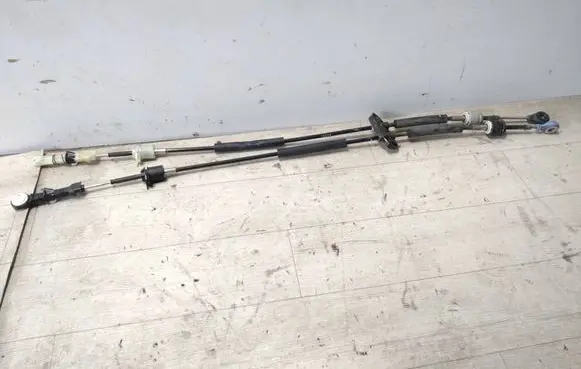 Opel Mokka X Gear shift cable linkage 55597758
