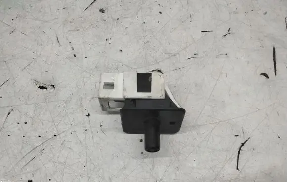 Mercedes-Benz E W211 Rear door sensor 2028209410