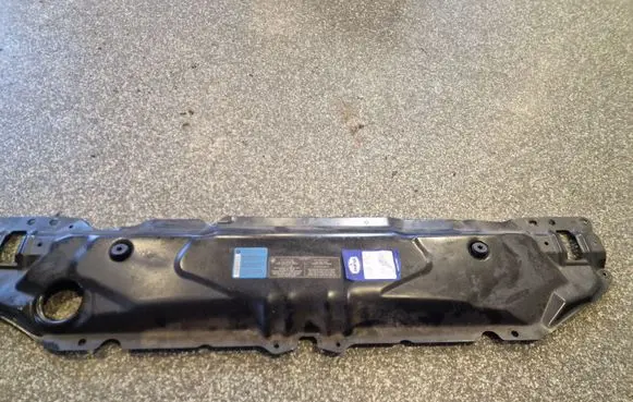 BMW 5 E60 E61 Top upper radiator support slam panel 7147088