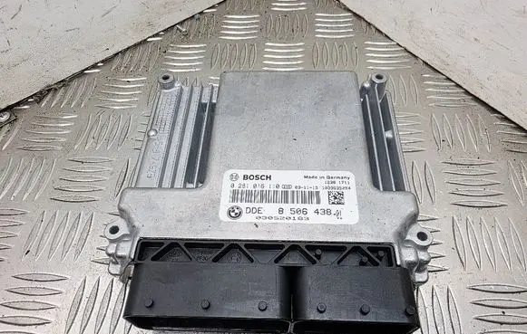 BMW 5 E60 E61 Engine control unit/module 8506438 0281016110
