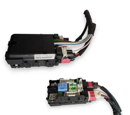 Peugeot 308 Fuse module 9665492680