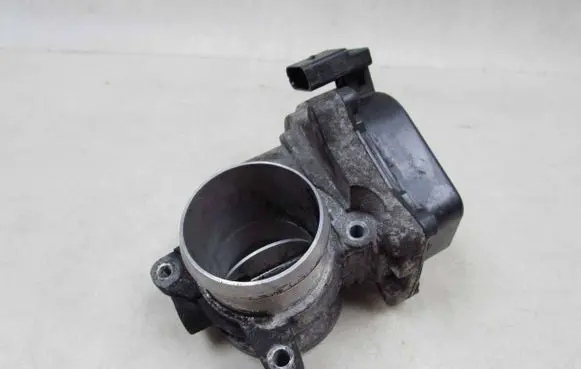 Volkswagen PASSAT B7 Throttle valve 03L128063Q 51053