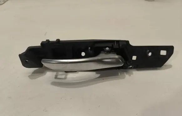 BMW X5M E70 Rear door interior handle 7137298 P011724208