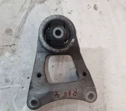 Toyota RAV 4 (XA30) Rear differential/diff mount bracket 42130
