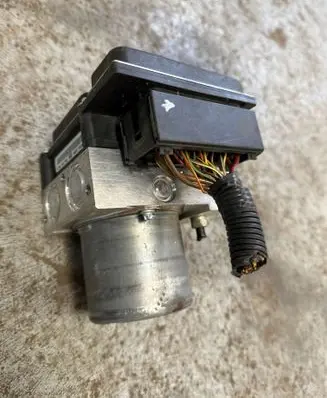 BMW X1 E84 ABS Pump 6798991 6798992
