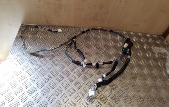 Toyota Corolla Verso AR10 Front door wiring loom 821520F050G