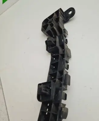 Honda CR-V Front bumper mounting bracket