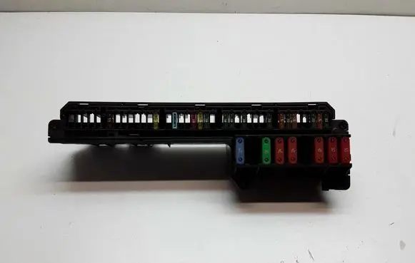 BMW 5 E60 E61 Fuse module 6957330 6114695733001 61146957330
