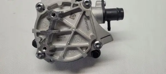 Volvo XC40 Vacuum pump 32257020