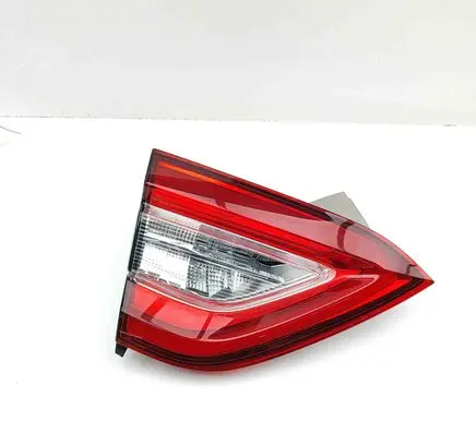 Maserati Levante Tailgate rear/tail lights 670106835