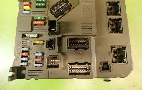 Peugeot 206 Fuse module