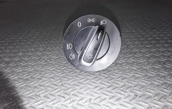 Skoda Octavia Mk2 (1Z) Light switch
