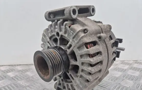 Mercedes-Benz C W204 Generator/alternator A0009067702 FG18S128 113018795
