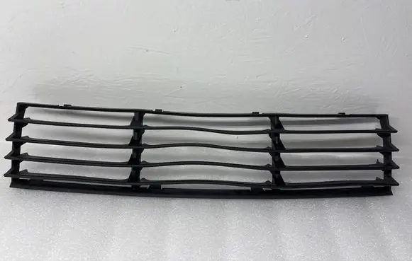 Volkswagen PASSAT B5.5 Front bumper lower grill 3B0853677E