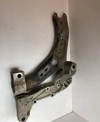 Volkswagen Jetta VI Front lower control arm/wishbone 1K0199295F