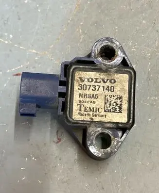Volvo V50 Airbag deployment crash/impact sensor 30737140 MRSA5 8042A5