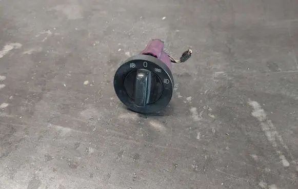BMW 5 E39 Light switch 6909779 61316909779