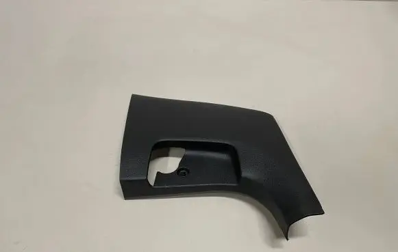 Foot area side trim