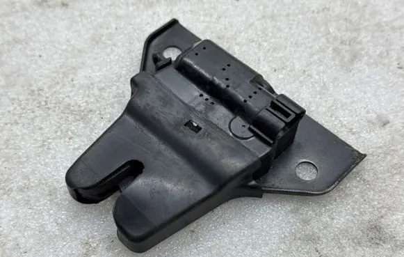 Tailgate/trunk/boot lock/catch/latch