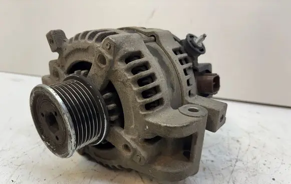 Toyota Avensis Verso Generator/alternator 270600G01184 9664219452