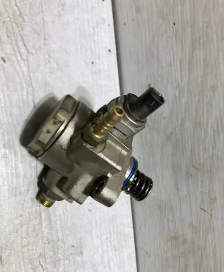 Skoda Rapid (NH) Fuel injection high pressure pump 04E127026AA