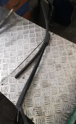 Toyota Auris 150 Front wiper blade arm