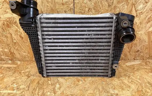 Porsche Macan (95B) Intercooler radiator 95b145803g 06e906051ac