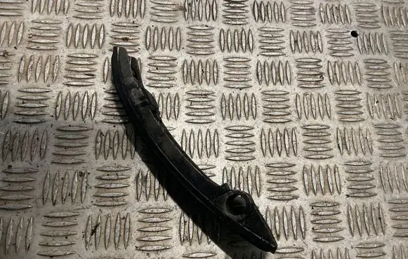 Mitsubishi Pajero Slide rail for timing chain 