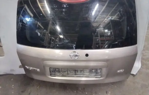Nissan Note (E11) Tailgate/trunk/boot lid